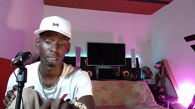 Snapshot of Black_Paradice chatting on 11-04-25, 07:02 Black Paradice online show from 11-04-25, 07:02