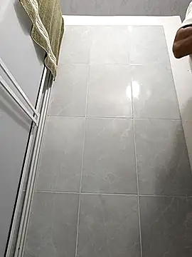 Iam Delirio online show from 10-19-25, 10:10