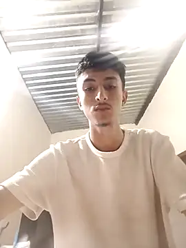 Iam Delirio online show from 12-05-25, 01:36