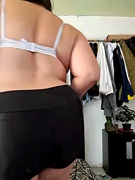 Alondrabb80 online show from 11-18-25, 04:33