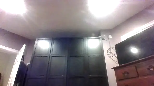 Snapshot of burby79 chatting on 07-05-26, 03:13 burby79 online show from 07-05-26, 03:13