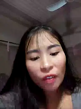 Squirrel-Pear online show from 11-04-25, 02:49