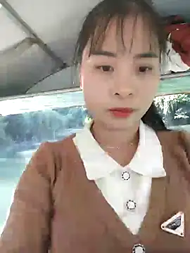 Squirrel-Pear online show from 11-23-25, 03:17