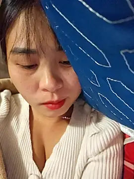 Squirrel-Pear online show from 11-30-25, 03:05