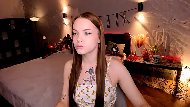 Snapshot of MelissaBell_ chatting on 10-28-25, 02:04 MelissaBell online show from 10-28-25, 02:04