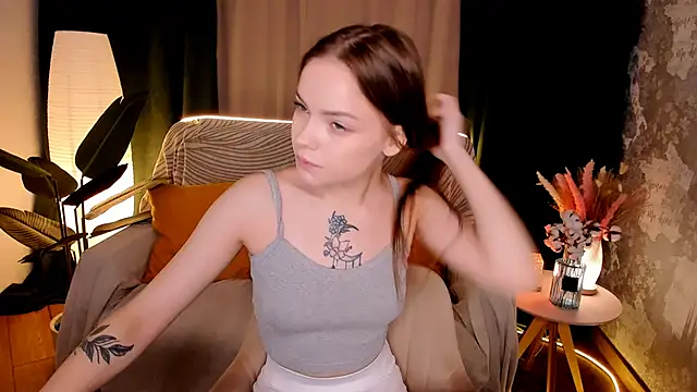 Snapshot of MelissaBell_ chatting on 11-17-25, 02:06 MelissaBell online show from 11-17-25, 02:06