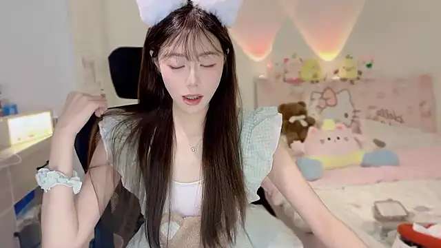 Onecutelittle online show from 11-07-25, 06:35