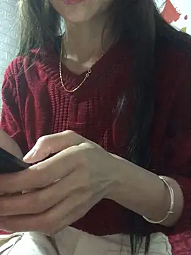 Snapshot of Kylie_beem chatting on 11-16-25, 12:38 Kylie beem online show from 11-16-25, 12:38