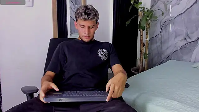 Alan-Smith1 online show from 11-07-25, 07:47