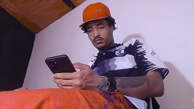 Anaconda larga online show from 04-01-26, 01:23