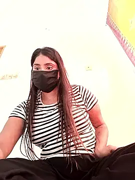 Snapshot of Hot_Angle chatting on 05-31-26, 10:11 Hot Angle online show from 05-31-26, 10:11