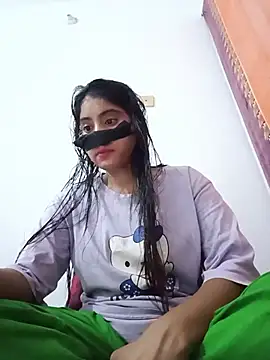 Snapshot of Hot_Angle chatting on 06-13-26, 02:48 Hot Angle online show from 06-13-26, 02:48