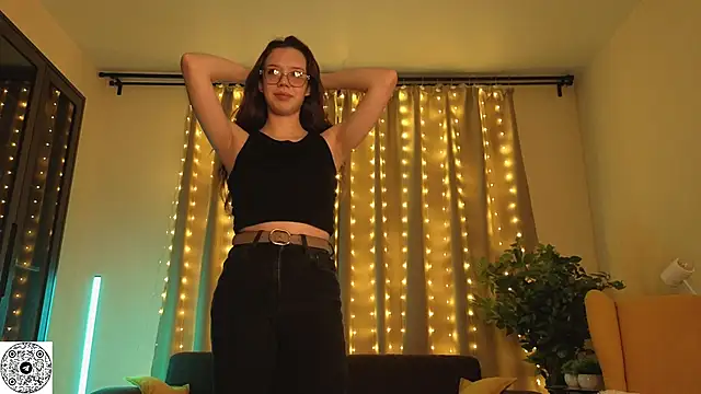 FabiolaCowing online show from 11-02-25, 05:37