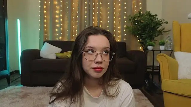 FabiolaCowing online show from 11-04-25, 05:12