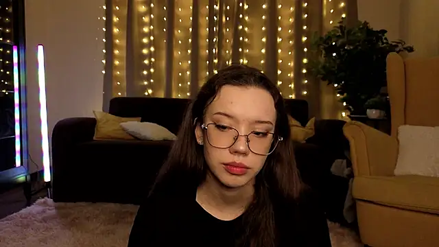 FabiolaCowing online show from 11-12-25, 05:57