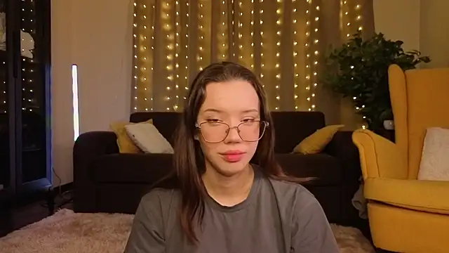 FabiolaCowing online show from 11-14-25, 09:24