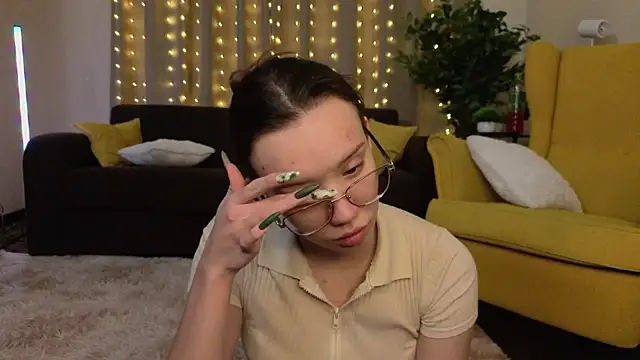 FabiolaCowing online show from 11-15-25, 06:04