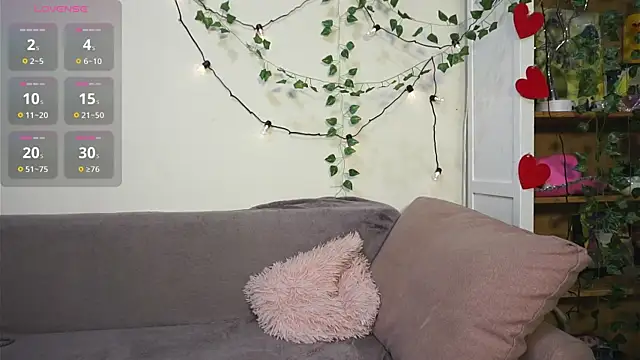 FabiolaCowing online show from 11-22-25, 06:07