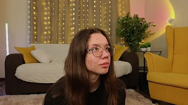 FabiolaCowing online show from 11-24-25, 06:07