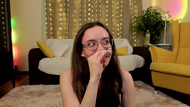 FabiolaCowing online show from 11-28-25, 06:21