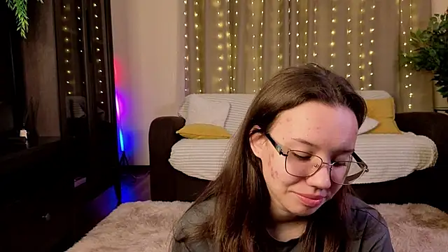 FabiolaCowing online show from 11-29-25, 06:11