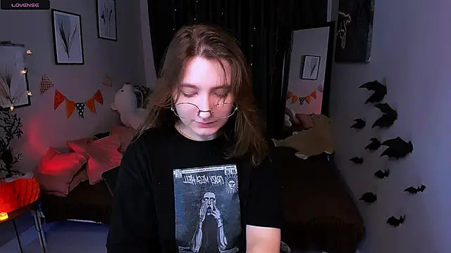 Snapshot of fairy_tara chatting on 10-25-25, 06:10 fairy tara online show from 10-25-25, 06:10