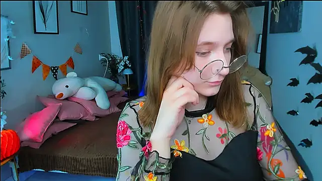 Snapshot of fairy_tara chatting on 10-26-25, 08:48 fairy tara online show from 10-26-25, 08:48