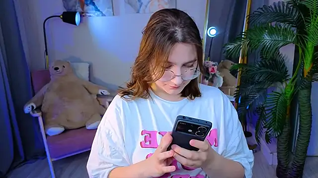 Snapshot of fairy_tara chatting on 11-16-25, 09:42 fairy tara online show from 11-16-25, 09:42