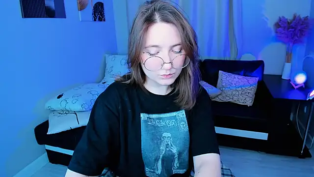 Snapshot of fairy_tara chatting on 11-22-25, 02:05 fairy tara online show from 11-22-25, 02:05