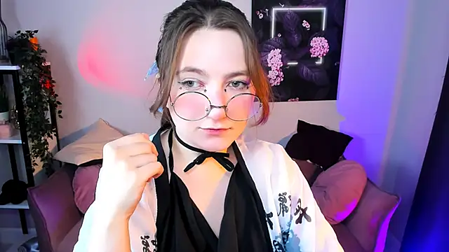 Snapshot of fairy_tara chatting on 11-27-25, 06:04 fairy tara online show from 11-27-25, 06:04