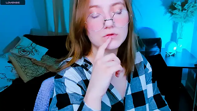 Snapshot of fairy_tara chatting on 12-02-25, 02:34 fairy tara online show from 12-02-25, 02:34