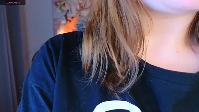 Snapshot of fairy_tara chatting on 12-03-25, 09:02 fairy tara online show from 12-03-25, 09:02