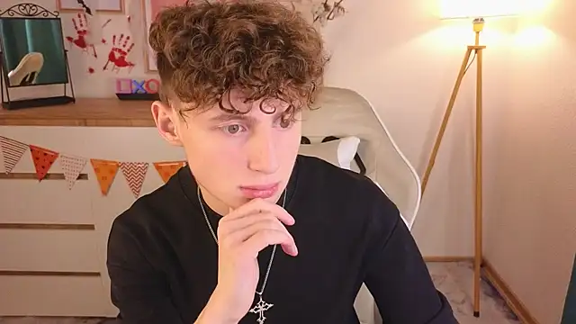 crisp1n online show from 10-29-25, 03:36