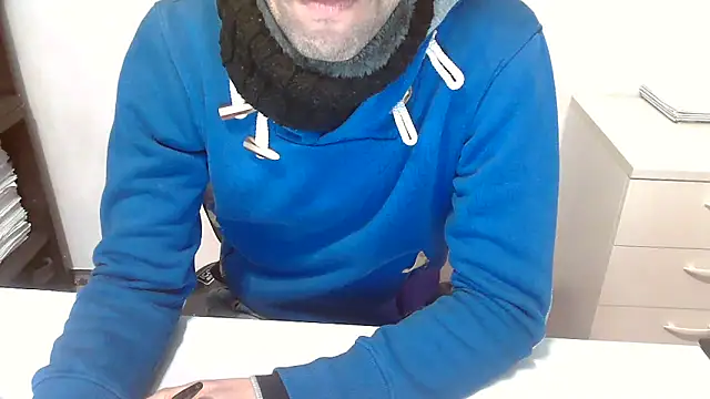 Snapshot of topg84 chatting on 12-15-25, 05:39 topg84 online show from 12-15-25, 05:39