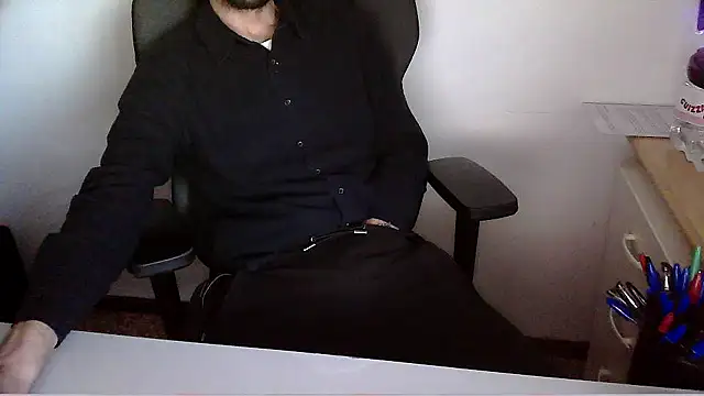 Snapshot of topg84 chatting on 05-19-26, 05:19 topg84 online show from 05-19-26, 05:19