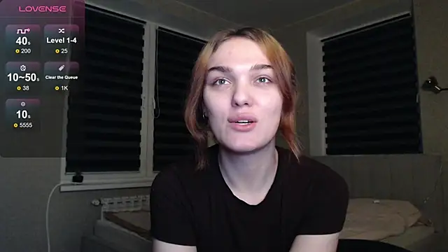 EmiliaRhodes online show from 10-20-25, 09:26