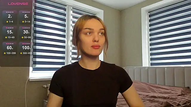 EmiliaRhodes online show from 10-22-25, 02:06