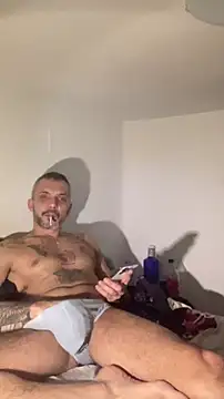 Snapshot of Italmanu85 chatting on 11-17-25, 01:00 Italmanu85 online show from 11-17-25, 01:00