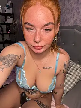 Ellieskyyee1 online show from 03-01-26, 11:18