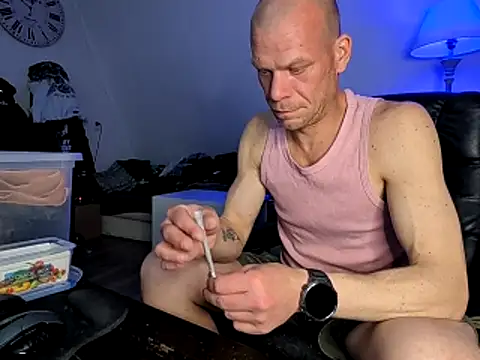 Kinky Play1 online show from 04-15-26, 07:58