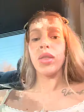 kira mia online show from 03-28-26, 03:33