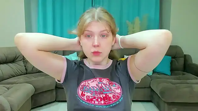 Stella Light online show from 11-18-25, 04:28