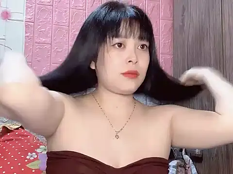 Butterfly kee online show from 12-19-25, 02:24