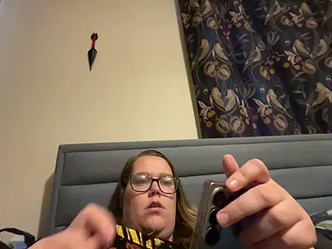 Scarletcum22 online show from 11-05-25, 07:41