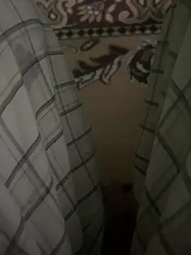 Snapshot of damiew1 chatting on 11-07-25, 01:44 damiew1 online show from 11-07-25, 01:44