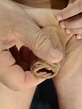 Snapshot of Benjin_2306 chatting on 11-09-25, 02:26 Benjin 2306 online show from 11-09-25, 02:26