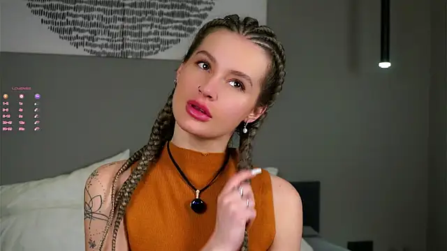 Snapshot of buvei chatting on 01-08-26, 12:18 buvei online show from 01-08-26, 12:18