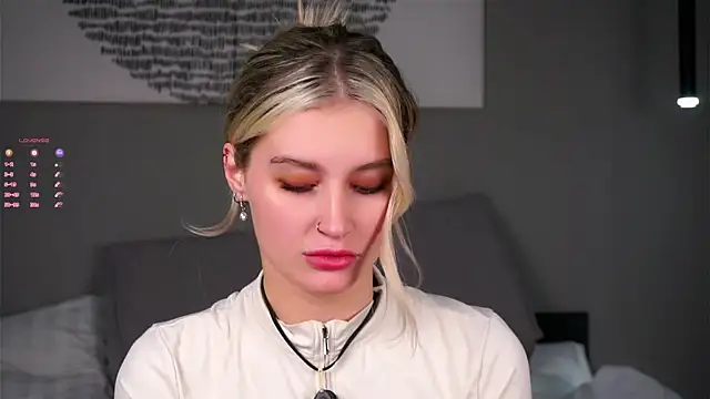 Snapshot of buvei chatting on 01-18-26, 12:31 buvei online show from 01-18-26, 12:31