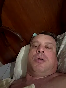 Snapshot of wellingtonmds chatting on 10-21-25, 12:28 wellingtonmds online show from 10-21-25, 12:28