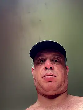 Snapshot of wellingtonmds chatting on 10-26-25, 12:44 wellingtonmds online show from 10-26-25, 12:44